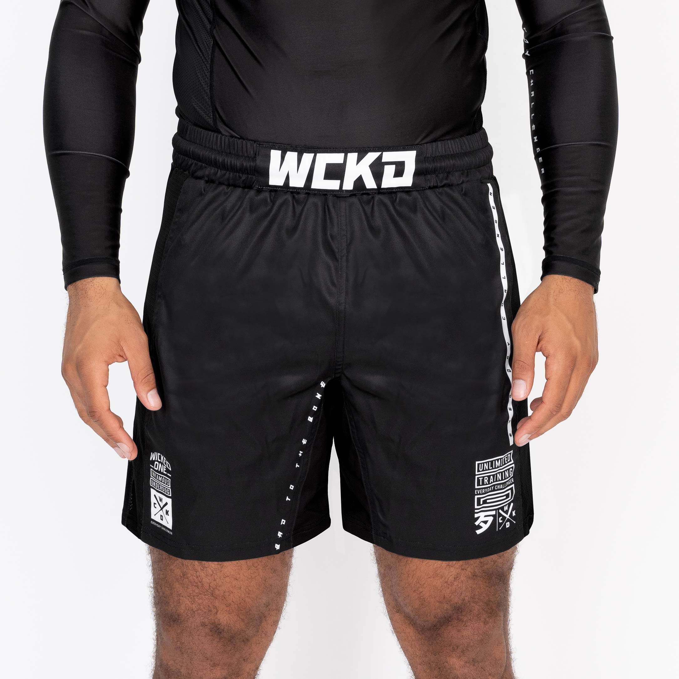 MMA SHORT EAGER TRACK BLACK
